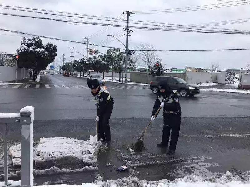 中国最新交通事故报道及现场情况分析